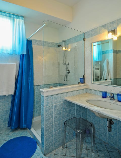 Free toiletries, hair dryer, bathrobes, bidet