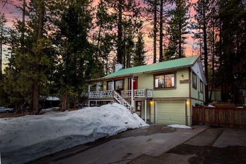 Enjoy the warmth and charm of this Kings Beach cabin. Wake up to forest views and a comfortable, modern interior that will make you feel right at home.