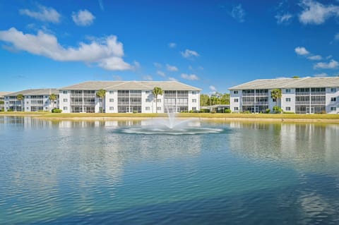 BH202 - This Naples condo offers stunning lakefront view