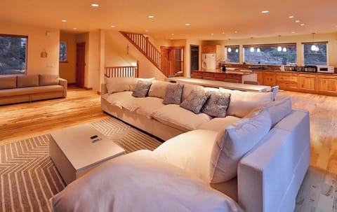 House, Multiple Beds, Patio, Mountain View (The Elevator House) | Living area | 65-inch flat-screen TV with digital channels