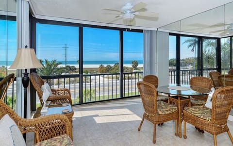 Lanai View - Corner unit with beautiful view of the Gulf of Mexico and Siesta Key Beach.