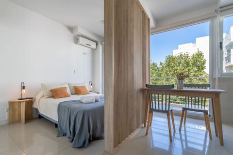 Bed,Bedroom