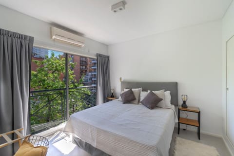 Bed,Bedroom,Photo of the whole room