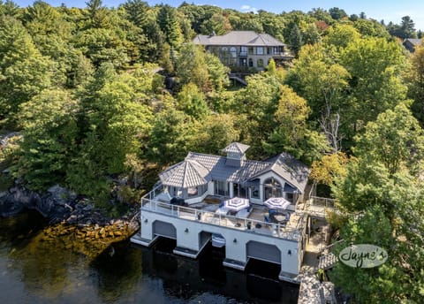 Cottage &amp; Boathouse