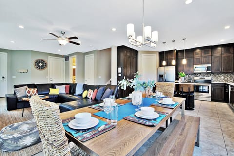 Family House | In-room dining