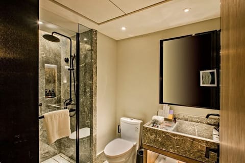 Basic Double Room, 1 Queen Bed, Non Smoking | Bathroom | Shower, free toiletries, hair dryer, slippers