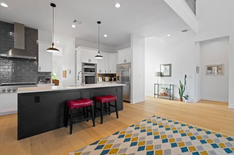 gourmet fully stocked kitchen