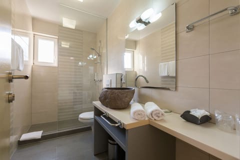 Premium bedding, in-room safe, desk, soundproofing