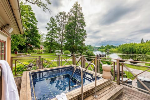 Sauna, hot tub, body treatments, body wraps, body scrubs, massages