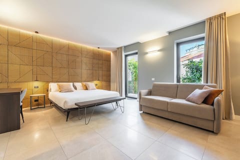 Comfort Studio Suite | Hypo-allergenic bedding, down comforters, memory foam beds, in-room safe