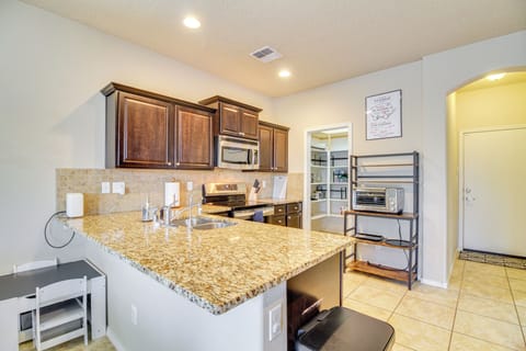 House (3 Bedrooms) | Interior