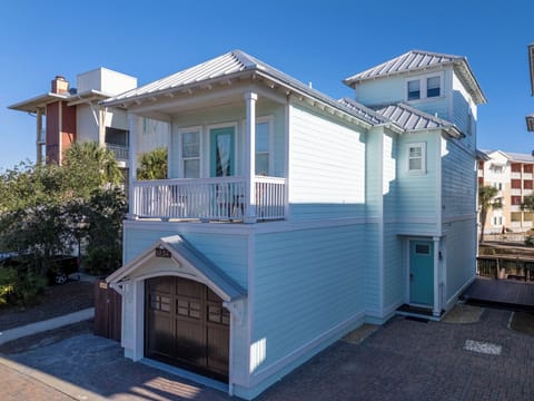 Stunning Coastal Retreat