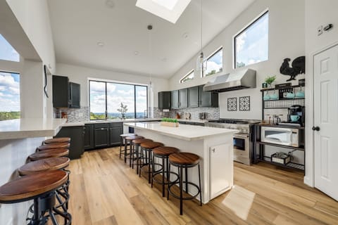 Cook up a feast in this modern, fully-equipped kitchen