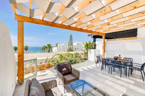 Villa Wave Blue by Ezoria Villas (14362)