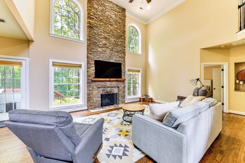 Huntersville Vacation Rental | 3BR | 2.5BA | 2,226 Sq Ft | 3 Steps Required