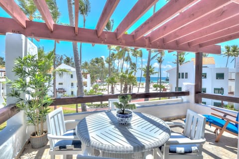 Beautiful Beachfront 2-BDR. STM D301 (530)