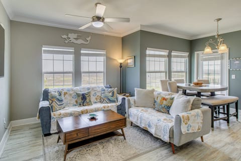 Corpus Christi Vacation Rental | 2BR | 2BA | 974 Sq Ft