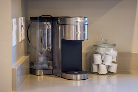 Family House, Mountain View | Coffee and/or coffee maker