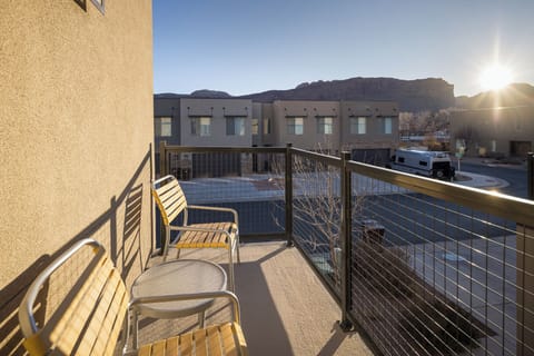 Family House, Mountain View | Terrace/patio