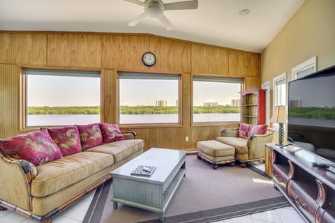 Jensen Beach Vacation Rental | 2BR | 3BA | Stairs Required | 1,348 Sq Ft