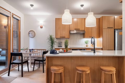 Fully equipped kitchen.
