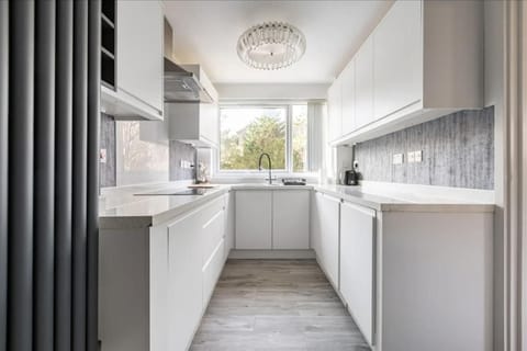 Apartment | Private kitchen | Fridge, microwave, oven, stovetop