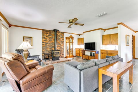 House (3 Bedrooms) | Interior