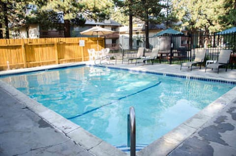 Mountain Shadows pool