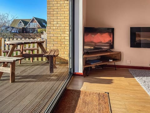 Open plan living space | Marina Vista, Horning