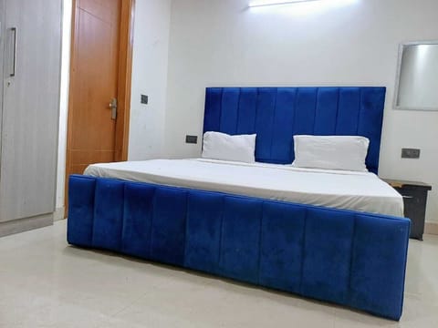 Deluxe Double Room | Free WiFi