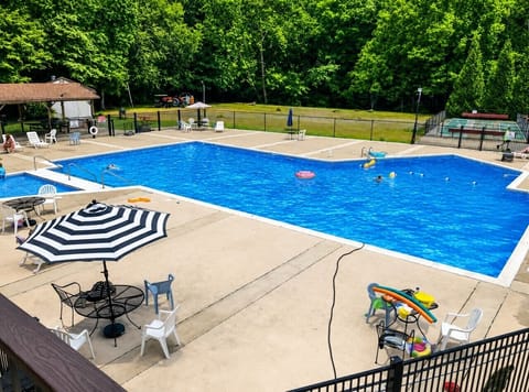 two seasonal swimming pools (family and Adults only)