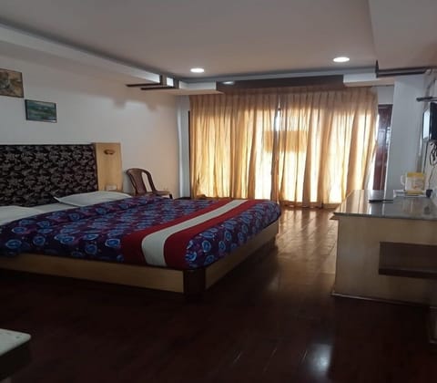 Superior Room | Premium bedding, soundproofing, WiFi (free), bed sheets