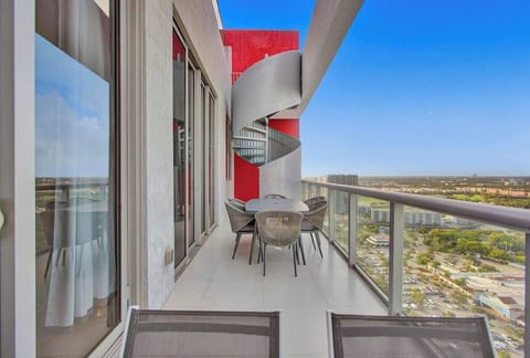 Sip your morning coffee, dive into a good book, or unwind with loved ones on the balcony, all while soaking in the stunning views of the Intracoastal Waterway and Hallandale Beach.
