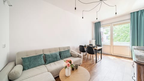 Apartment (9) | Living area | Flat-screen TV