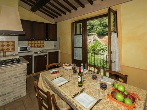 Luxury House, 2 Bedrooms | Private kitchen | Fridge, microwave, oven, dishwasher