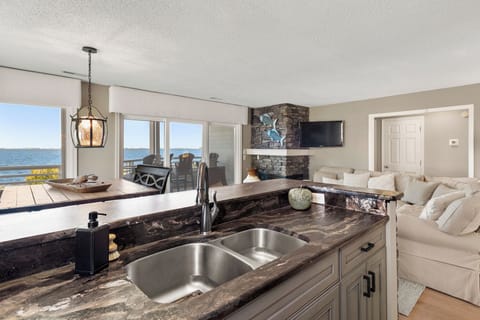 PC1016: PC Beach | Kitchen