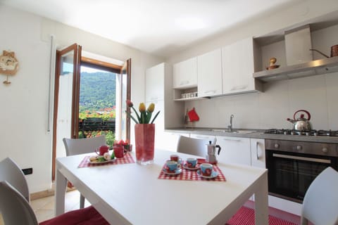 Apartment, Mountain View | Private kitchen | Full-size fridge, oven, dishwasher, espresso maker