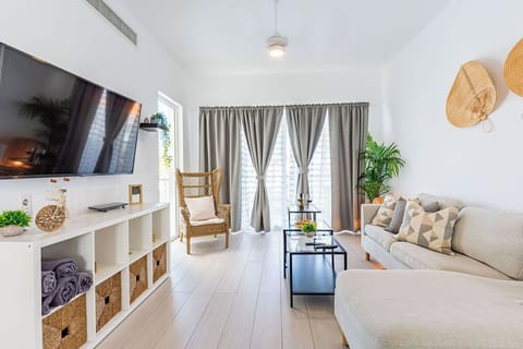 NEW UNIT WITH BEACH AND POOL  ACCESS - N B301 (2062)