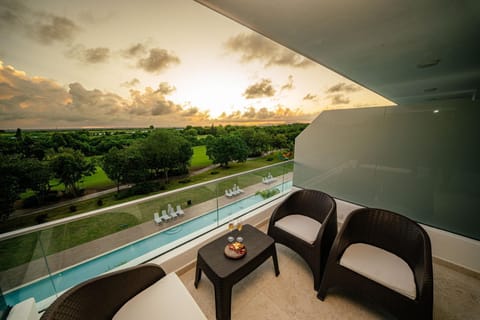 Romance Xcape  Red Spice  Retreat @ C.R Star E411 (3030)