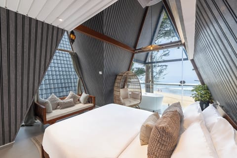 Luxury Rooftop Sea View | Desk, laptop workspace, free WiFi