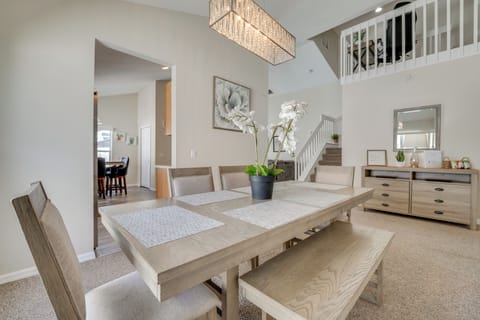 House (5 Bedrooms) | Interior