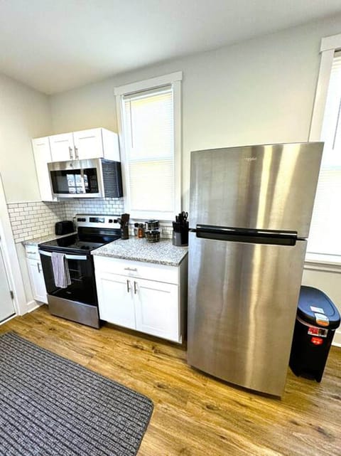House | 1 bedroom, desk, Internet