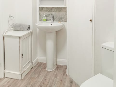 Bathroom | Ivy Rose Cottage, Tuddenham St. Martin, near Ipswich