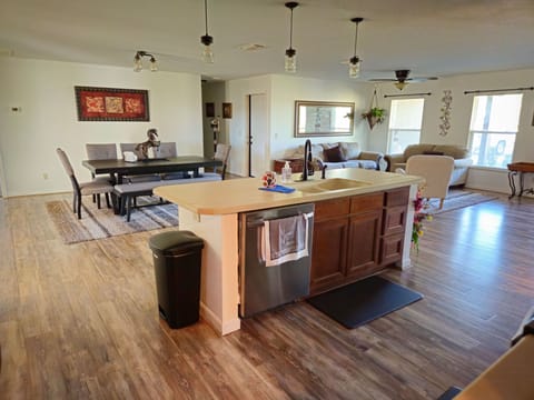 Full kitchen with all the essentials