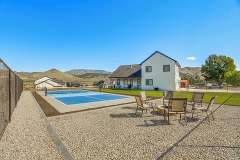 Lava Hot Springs Vacation Rental | 5BR | 3BA | 2,775 Sq Ft | Step-Free Access