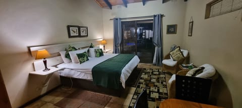 Double Room (Bachelor) | In-room safe, blackout drapes, free WiFi