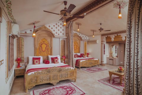 Family Royal Suite | Premium bedding, minibar, in-room safe, desk