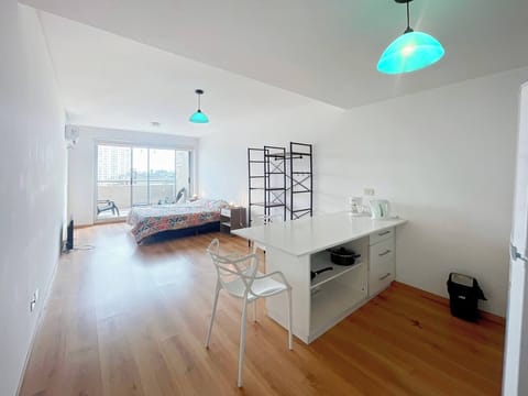 Apartment, 1 Bedroom, Accessible, Smoking | Dining room