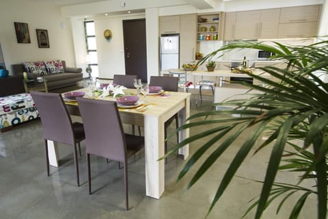 Apartment, Ground Floor | In-room dining
