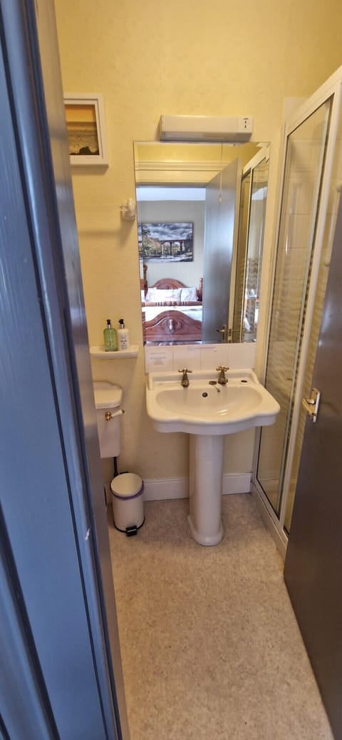 Double Room | Bathroom | Hair dryer, bathrobes, towels, soap